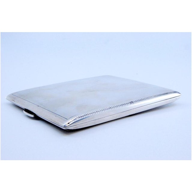 Silver Plain Silver Cigarette Case with Borders on the Edge, Gold Interior and Hinged Lid For Sale - Image 8 of 11