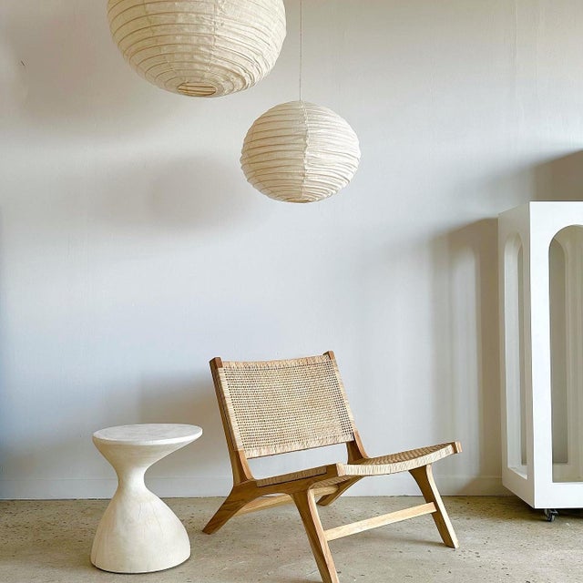 Large Round Japanese-Style Rattan and Natural Linen Pendant Light, 1980s For Sale - Image 3 of 18