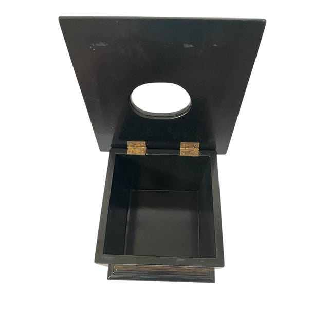 Late 20th Century Chinese Black Lacquered Wood Tissue Box With Landscape Scenes. Chinoiserie For Sale - Image 5 of 7