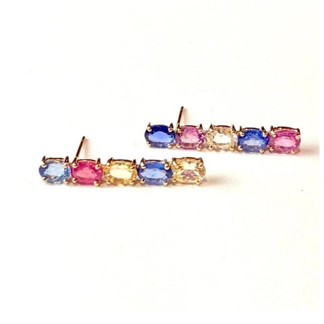2020s 14k Yellow Gold Multi-Sapphire Drop Earrings 9.20 Carats Total Weight For Sale - Image 5 of 6