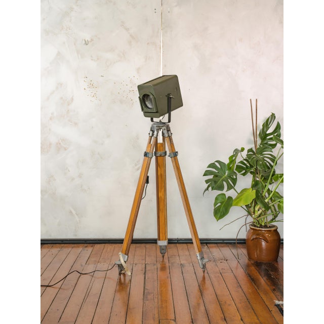 Green Patt 45 Theater Light on Wooden Tripod from Strand Electric, 1960s For Sale - Image 6 of 18