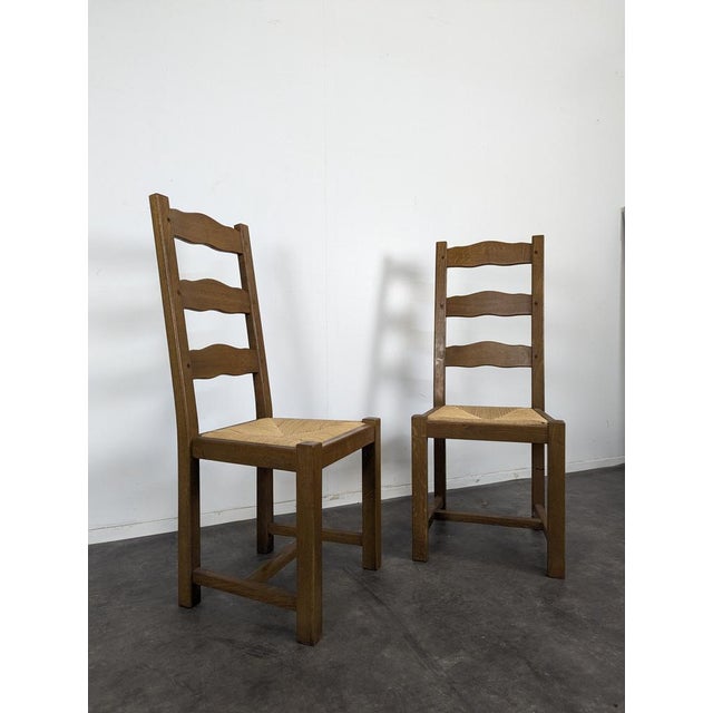 Straw-Seated Chairs, Set of 2, in Very Good conditions.