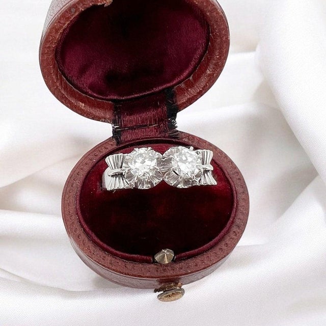 Metal Late Art Deco Toi Et Moi Ribbon Diamonds Ring - 1945, Size 5.75 For Sale - Image 7 of 7
