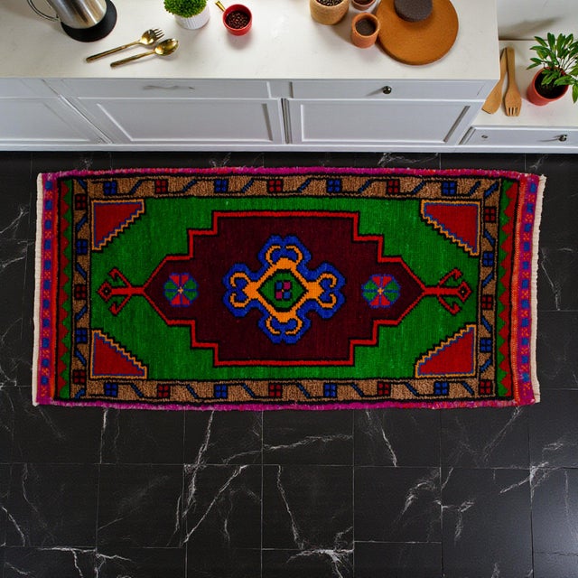 Vintage Oushak Turkish Rug 1'6"x3'1" Hand-Knotted Green Mat Small Runner 1970s This hand-knotted Oushak mat features a...