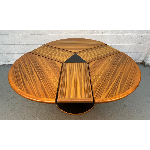 Skovby Møbelfabrik A/S Late 20th Century Skovby Model Dc06 "Lotus" Expanding Circular Dining Table For Sale - Image 4 of 14
