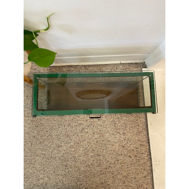 Antique Alfred Noack Oak and Glass Countertop Display Case With Brass Hardware, Oakland California Maker For Sale - Image 4 of 10