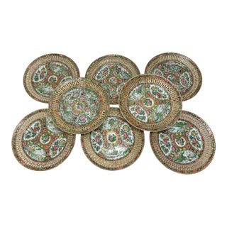 Set of Eight Chinese Export Reticulated Rose Medallion Plates, 19th Century #2 For Sale