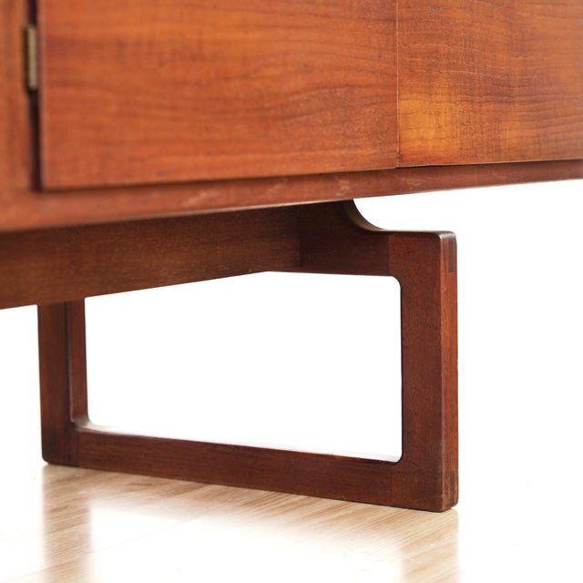 Brown 1960s Rare Danish Mk511 Credenza by Arne Hovmand-Olsen for Mogens Kold For Sale - Image 8 of 10