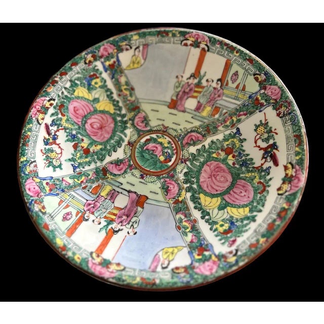 Chinese Mid 20th Century Vintage Chinese Export Rose Medallion Porcelain Bowl For Sale - Image 3 of 10