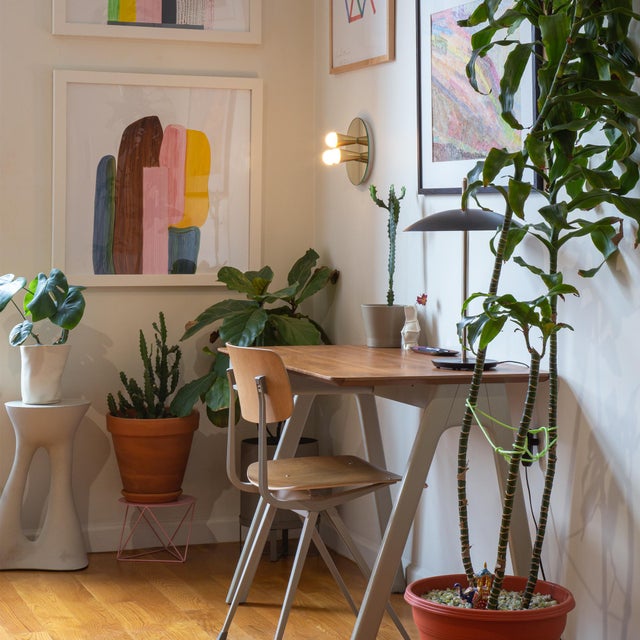 Echo 3 Sconce, Brushed Brass & Mirrored Glass, by Souda For Sale In New York - Image 6 of 6