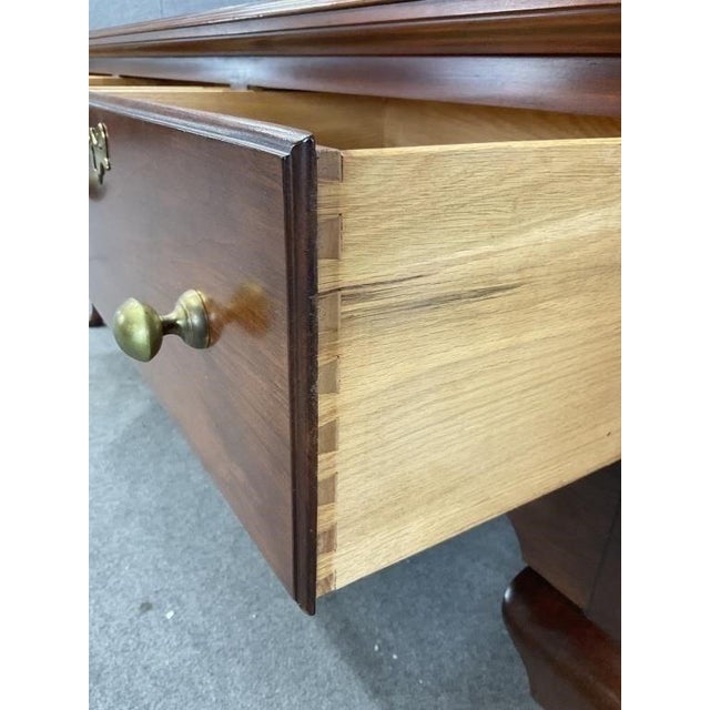 English Late 20th Century Henredon Burled Walnut Breakfront Sideboard | 18th Century Style Credenza For Sale - Image 3 of 11