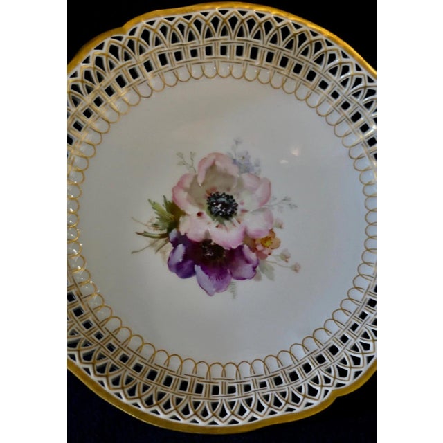 Early 20th Century KPM Compote with Hand Painted Floral Center For Sale In New York - Image 6 of 11