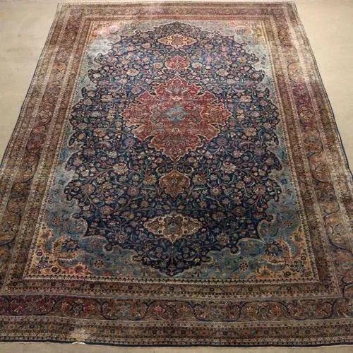 Antique Mashad Rug in Wool For Sale - Image 5 of 5