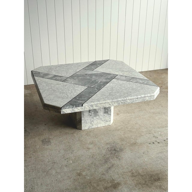1970s 1970s Italian Carrara & Bardiglio Marble Inlaid Coffee Table For Sale - Image 5 of 14