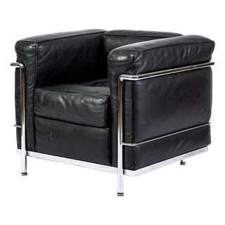 Authentic Cassina Lc2 Black Leather Petit Lounge Chair by Le Corbusier, 4x Avail For Sale
