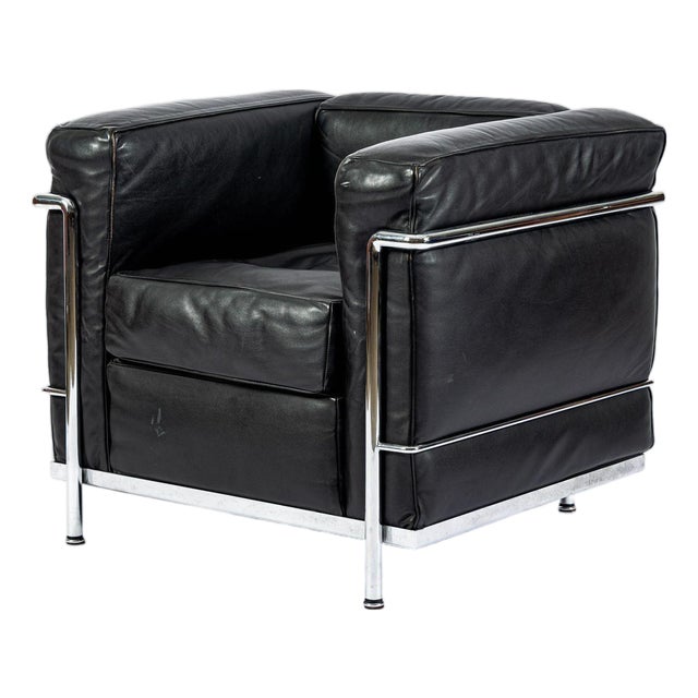 Authentic Cassina Lc2 Black Leather Petit Lounge Chair by Le Corbusier, 4x Avail For Sale