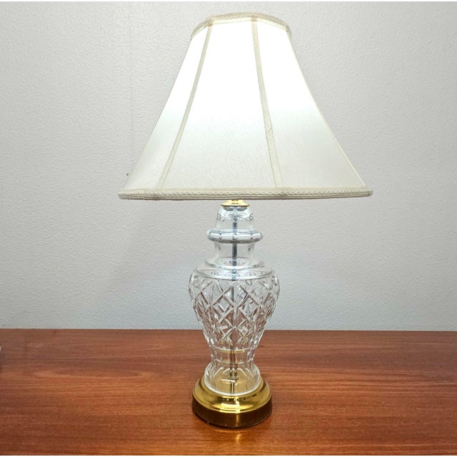 English Late 20th Century Waterford Crystal Kylemore Ginger Jar Table Lamp With Original Shade For Sale - Image 3 of 15