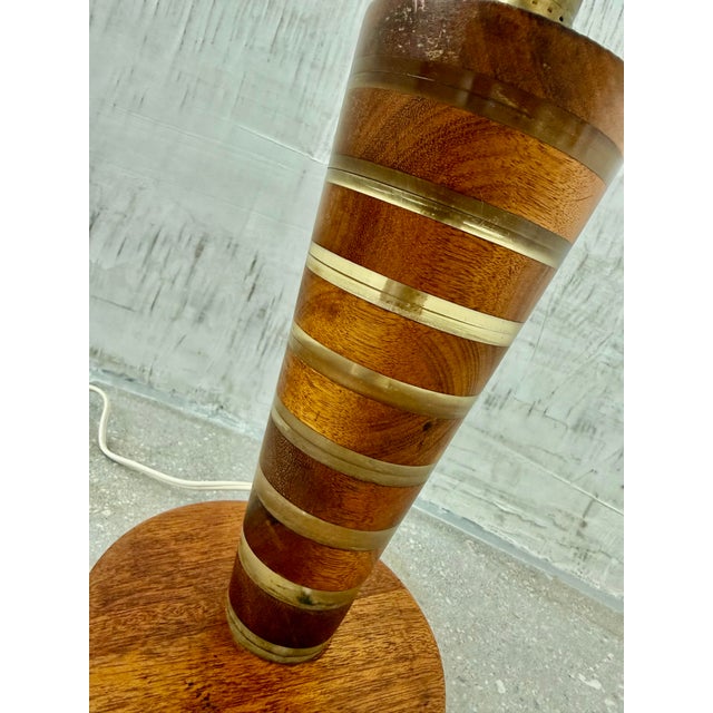 Wood 1970’s Vintage ‘Felice Antonio Botta Style’ Table Lamp Constructed of Alternating Wood and Lucite Stacked Circles, Art Deco, MCM Style For Sale - Image 7 of 12