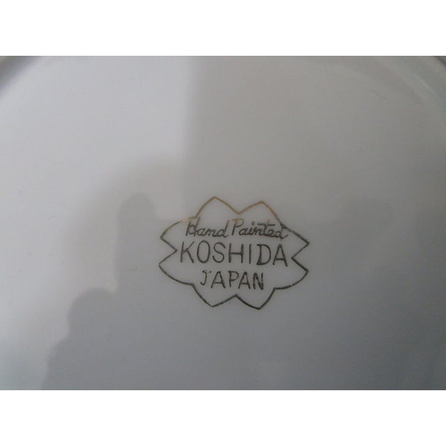 White 1950s Koshida Wisteria Garland Hand Painted Vintage Luncheon Tea Dessert Plate For Sale - Image 8 of 10