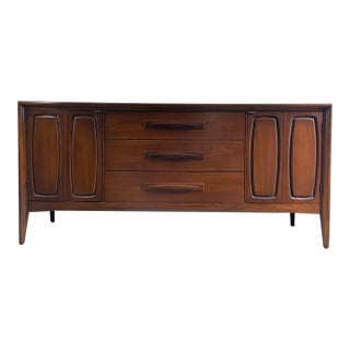Vintage 1960s Mid-Century Modern Broyhill “Emphasis” Credenza For Sale