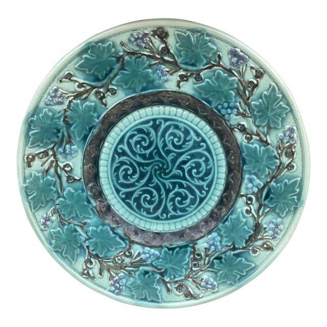 Majolica Grape Plate Villeroy & Boch, Circa 1890 For Sale