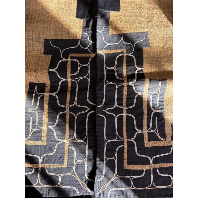 Rare Antique Japanese Ainu Robe Hokkaido Elm Fibers with Appliqué Embroidery For Sale In Atlanta - Image 6 of 16