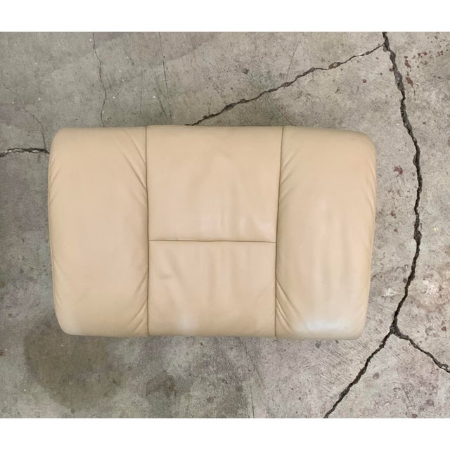 1970s Attributed to Ekornes Stressless Adjustable Sandstone Leather Recliner Ottoman Norway Medium For Sale - Image 13 of 15