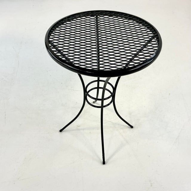 John Salterini Mid-Century Atomic Mesh Salterini Style Boho Chic Outdoor Drinks Table, Newly Painted For Sale - Image 4 of 10