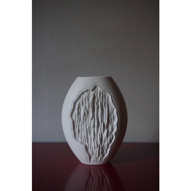 Vintage German Vase in Biscuit Porcelain from AK Kaiser, 1960s. For Sale - Image 6 of 6