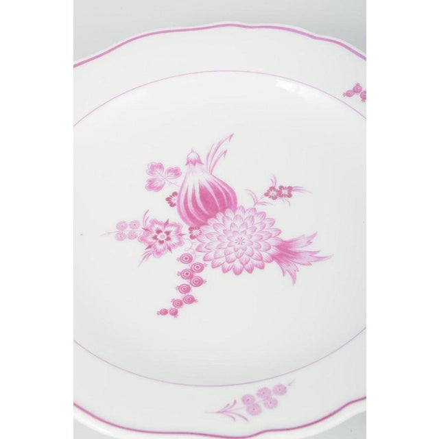 Porcelain Lunch Plates with Lilac Floral Motif from Meissen, 1930s, Set of 4 For Sale - Image 3 of 5