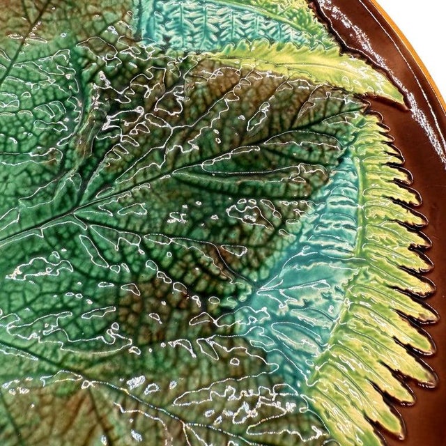 Late 19th Century George Jones Majolica Maple Leaf and Ferns Plate on a Brown Ground, Ca. 1870 For Sale - Image 5 of 7