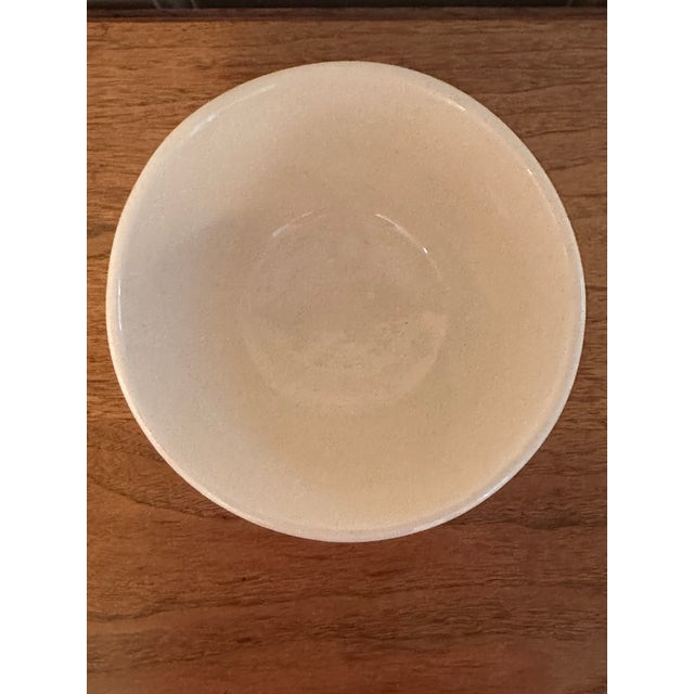 Ceramic 1960s Set of Two McCoy Nesting Mixing Bowls, #7 and #8 For Sale - Image 7 of 9