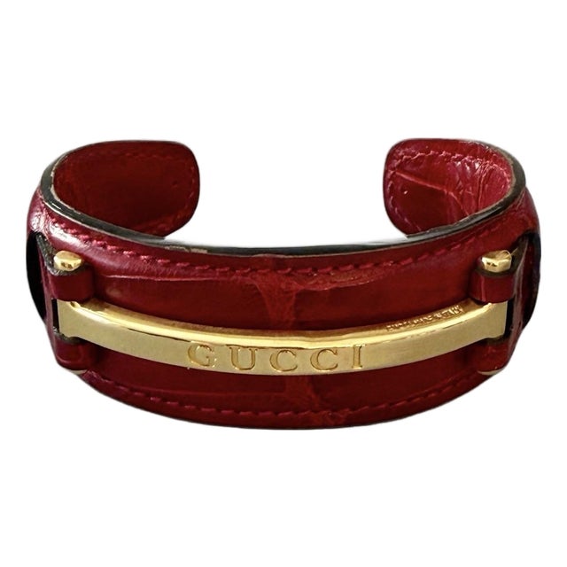 1990’s Gucci Red Crocodile Style Leather Bracelet With Gold Tone Engraved Logo Narrow Horse Bit For Sale