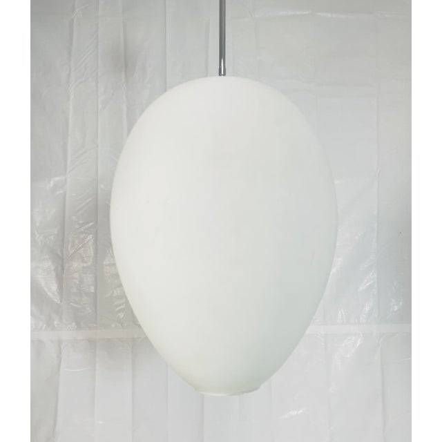 1970s Uovo Pendant Light by Ben Swildens for Fontana Arte (2 Available), Italy, 1972 For Sale - Image 5 of 15