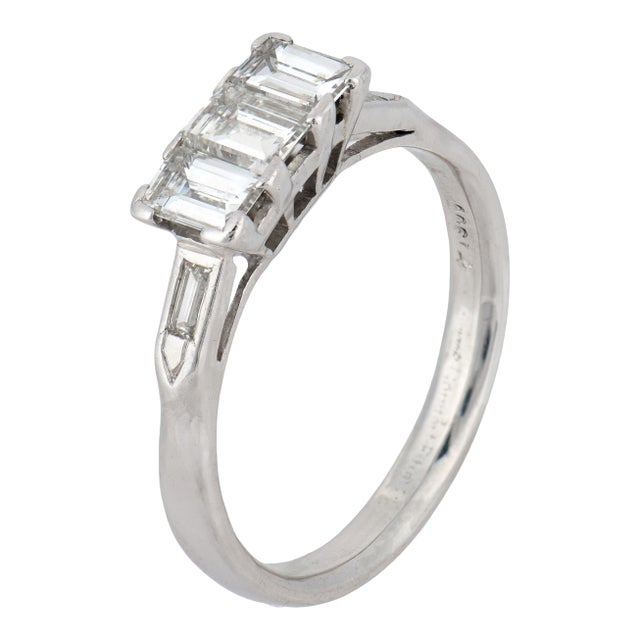 1930s Art Deco Diamond Platinum Engagement Ring, Size 8.25 For Sale