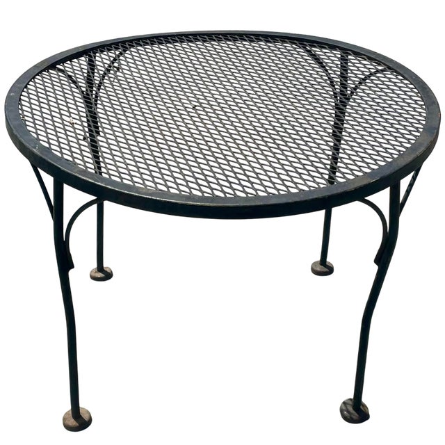Mid 20th Century Woodard Wrought Iron Small Round Occasional Side Garden Patio Table Mesh Top For Sale