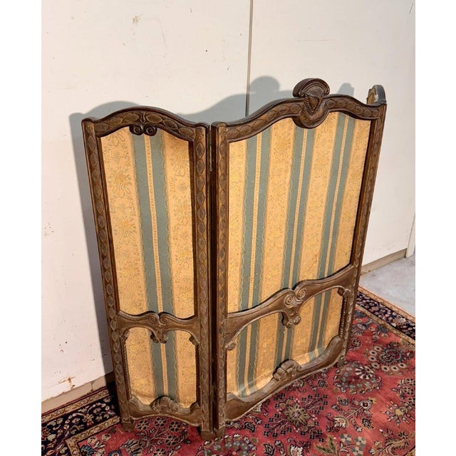 Louis XV style three-leaf screen Fully carved frame Silk-like tapestry Worth waxing