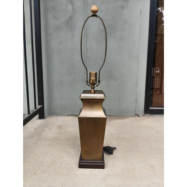 Vintage Wildwood Patinated Brass Architectural Table Lamp For Sale In Atlanta - Image 6 of 6