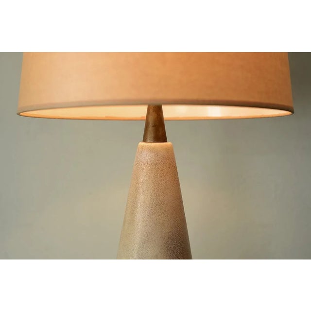 Mid-Century Modern Textured Ceramic Table Lamp For Sale - Image 4 of 9