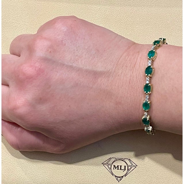 8 Ct Natural Brazilian Emerald and Diamond Tennis Bracelet 14 Karat Yellow Gold For Sale - Image 10 of 18