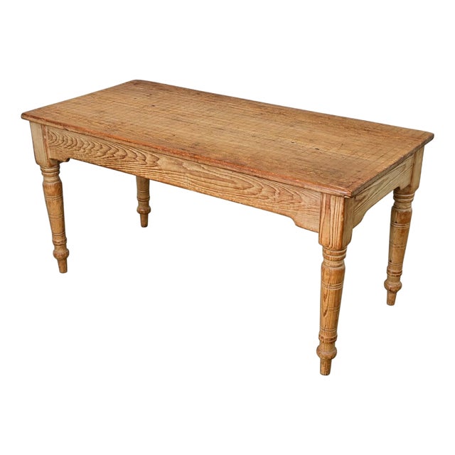 English 19th Century Pine Coffee Table For Sale