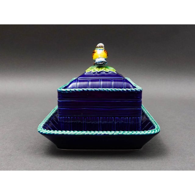 Mid 20th Century Mid 20th Century Mottahedeh Italy Majolica Cobalt Floral Bird Finial Covered Dish With Tray For Sale - Image 5 of 10