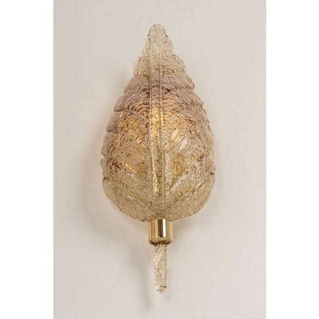 Large murano wall light, circa 1970-1979. High quality and in very good condition. Cleaned, well-wired and ready to use....