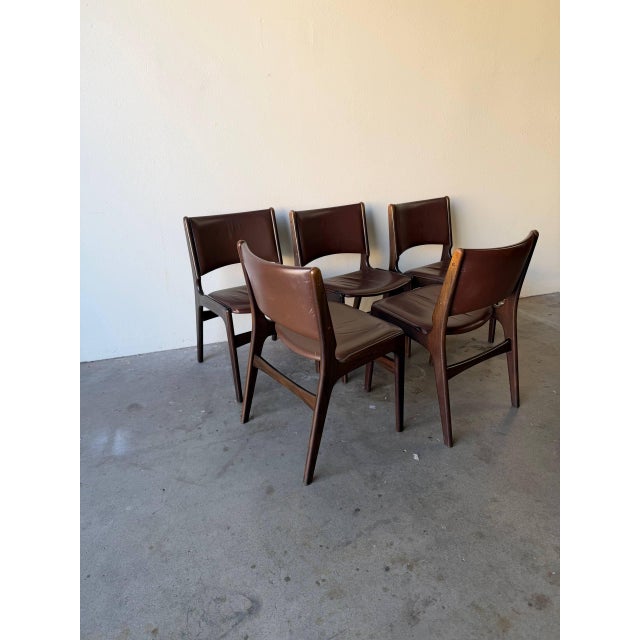 Set of 5 Danish Teak Dining Chairs in Style of Johannes Andersen – Mid Century Modern Sculptural Side Chairs For Sale - Image 10 of 10