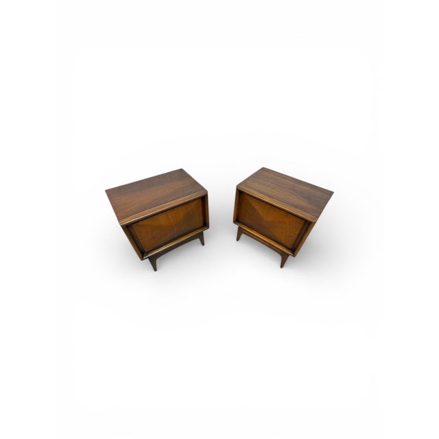 1960s Mid-Century Modern United Diamond Walnut Nightstands - Set of 2 For Sale - Image 5 of 8