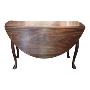 18th Century English Walnut Drop-Leaf Table