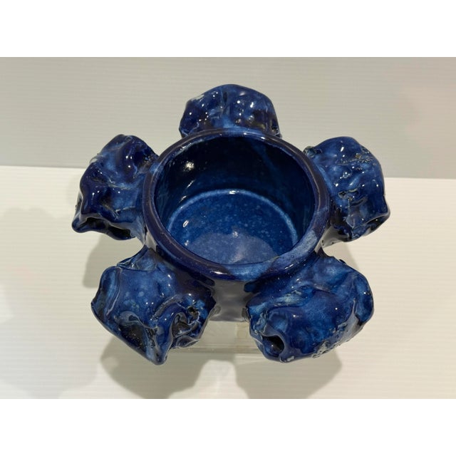 This rare and sculptural Kaamoskivi candle holder, officially titled “Kaamoskivi Art Kynttelikkö Kuusihaarainen,” is a...