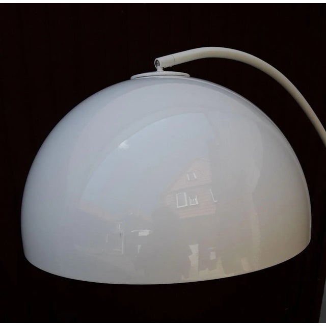 1980s Vintage Adjustable White Metal and Plastic Arc Floor Lamp from Hustadt Leuchten, 1980s For Sale - Image 5 of 8