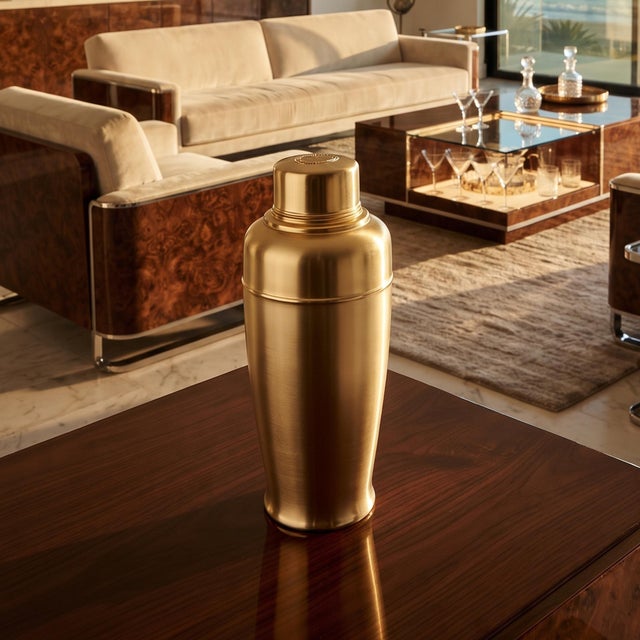 Stunning vintage cocktail shaker, masterfully crafted in italy during the 1960s. Featuring a sleek, minimalist silhouette...
