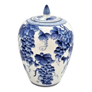 Vintage Chinese Porcelain Ceramic Blue and White Ceramic Ginger Jar With Grapes and Leaves - Asian Mid 20th Century For Sale